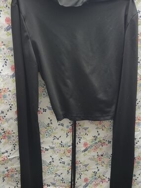 SHEIN Black Long-Sleeve Cropped Bodysuit